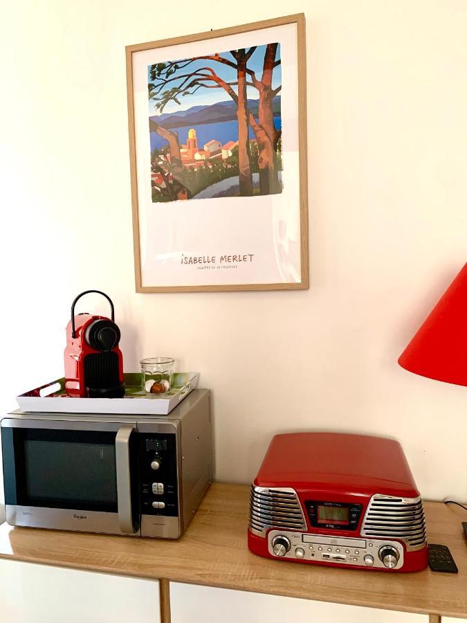 Le 1835, Rouge-corail
